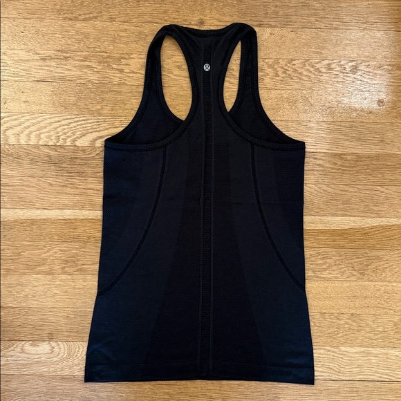 Lululemon Swifty Racerback - Picture 2 of 3